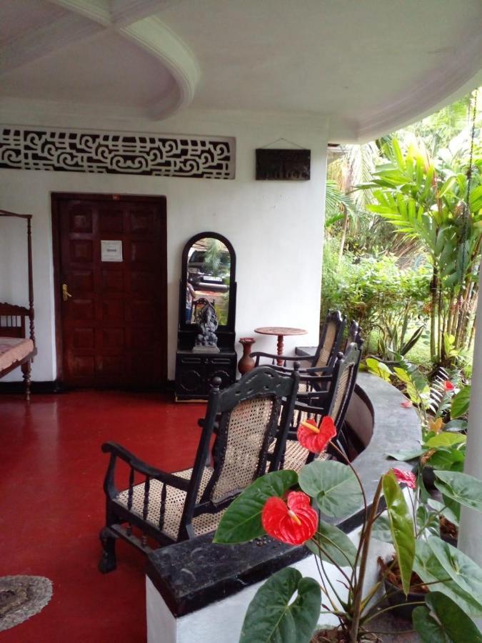 Traditional Kandyan House Exterior photo