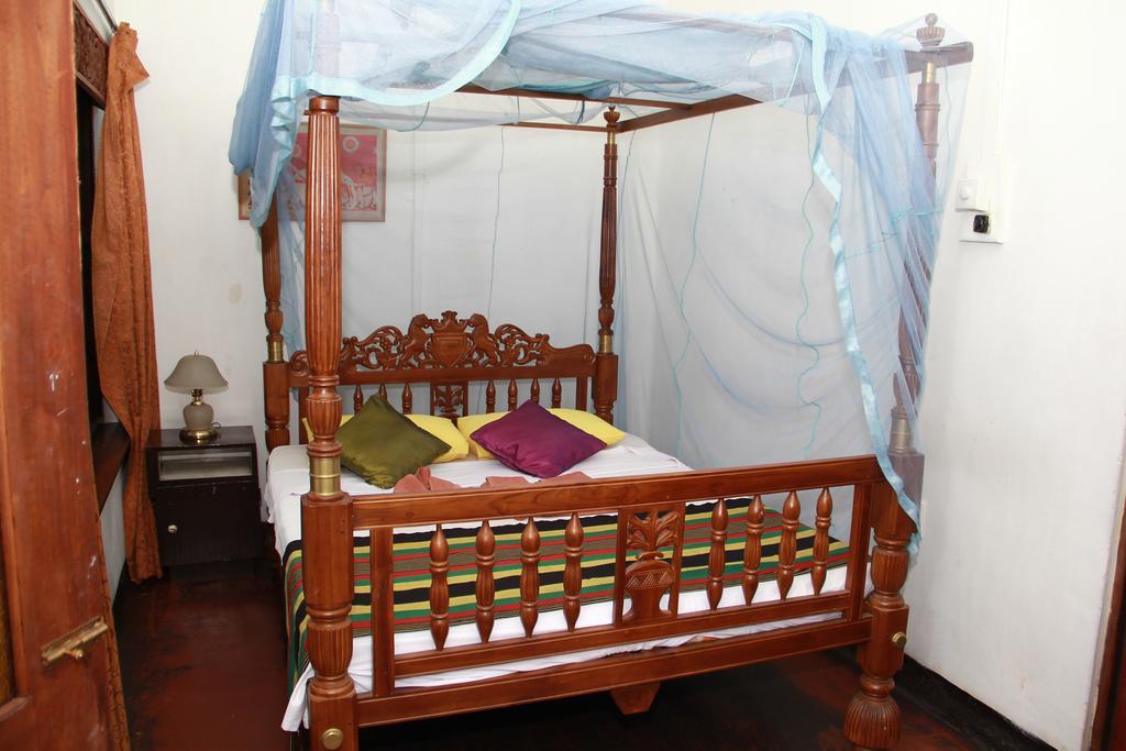 Traditional Kandyan House Room photo