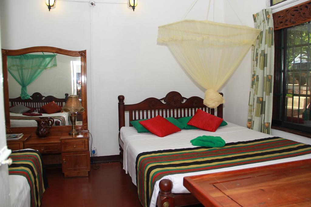 Traditional Kandyan House Room photo
